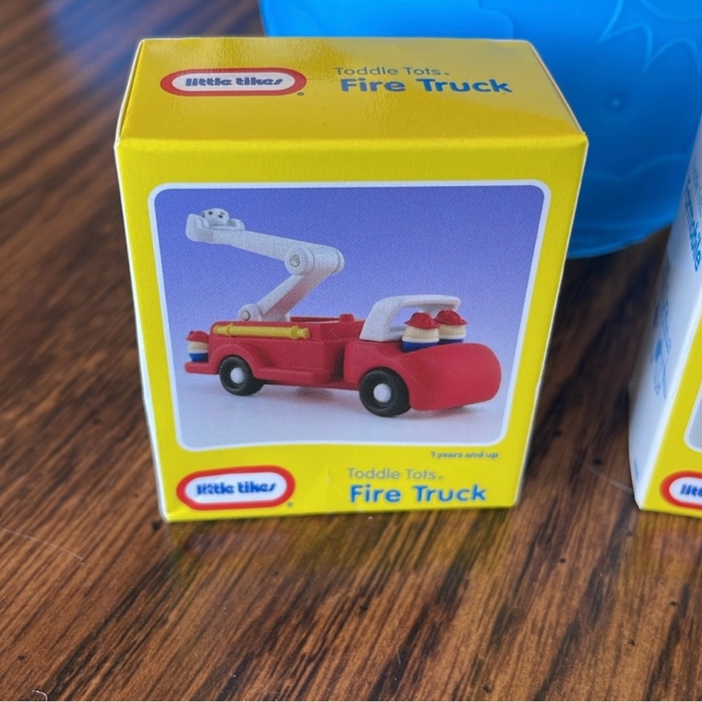 Miniverse Little Tikes - Series 3 Fire Truck and Farm Mobile